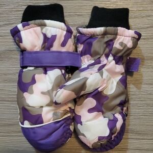 Kids Camouflage Mittens - Purple and Pink